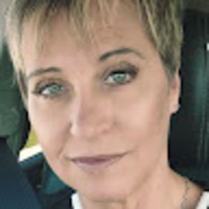 Meet your Posher, Bobbi